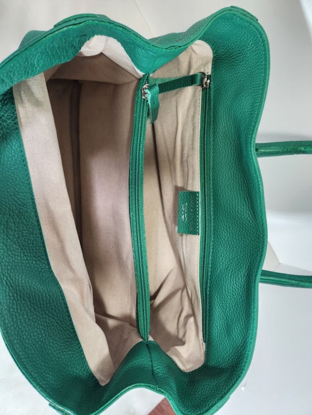 Mark & Graham Elisabetta slouchy tote Kelly Green Pebble leather with twill int - Picture 12 of 13